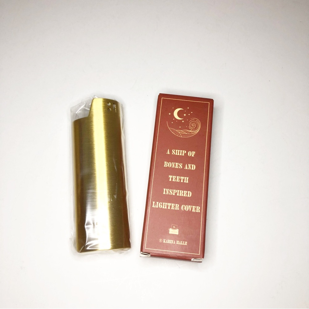 Bookish box lighter cover inspired by A Ship of Bones and Teeth - Picture 6 of 7